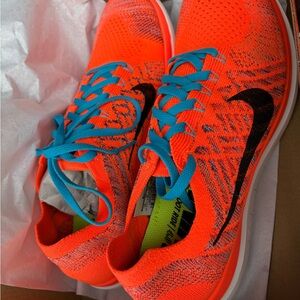 NIKE FREE 4.0 FLYKNIT